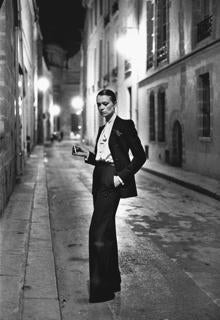 Helmut Newton. «Rue Aubriot, French Vogue», París, 1975
