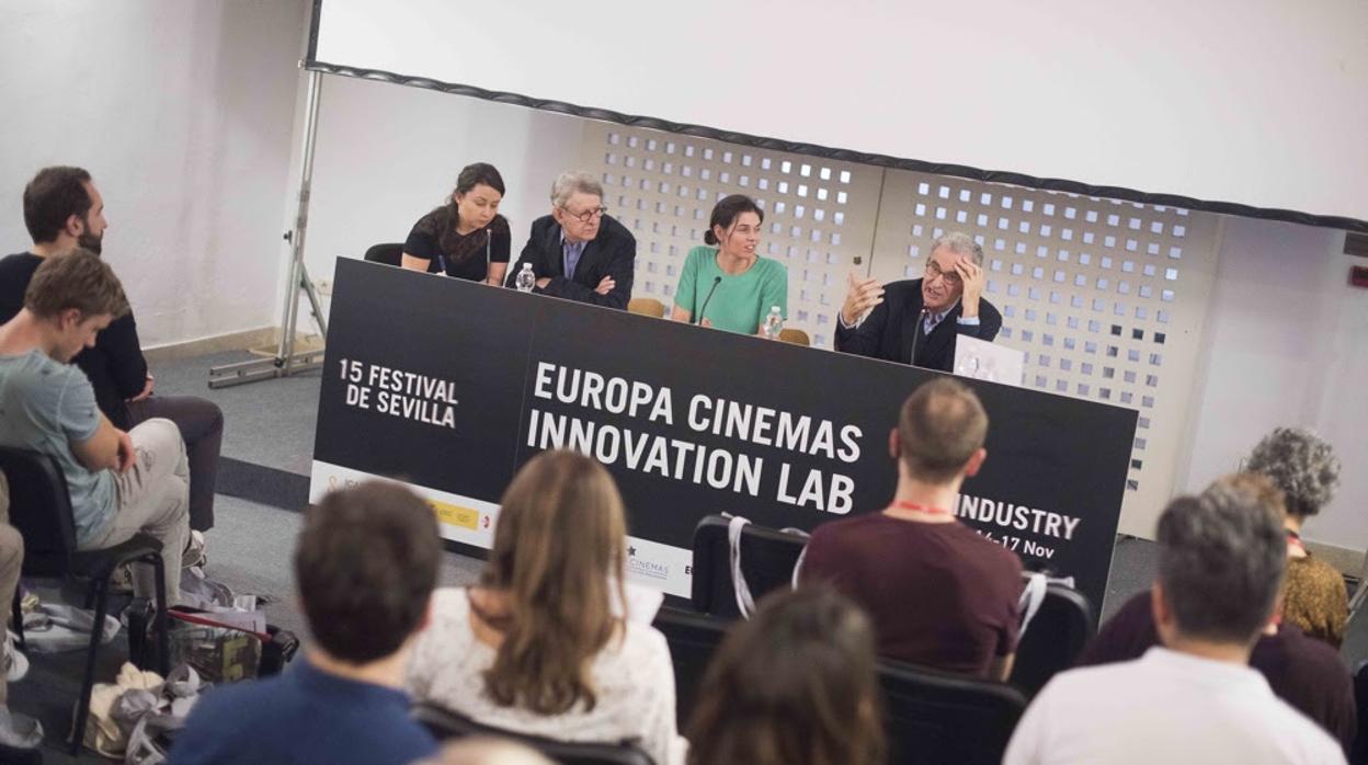 Encuentro del Europa Cinemas Innovation Lab celebrado en la edición del Festival de Cine de Sevilla en 2019