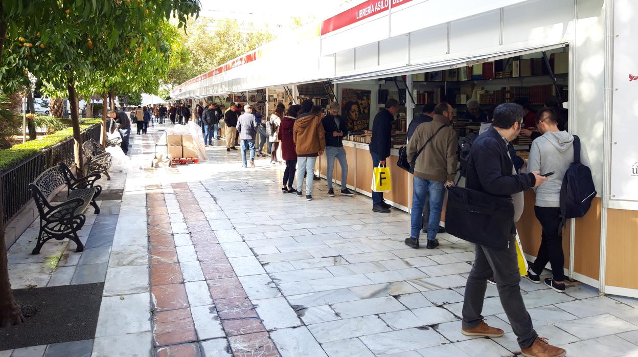 Este año no se celebrará la Feria del Libro Antinguo en la Plaza Nueva de Sevilla