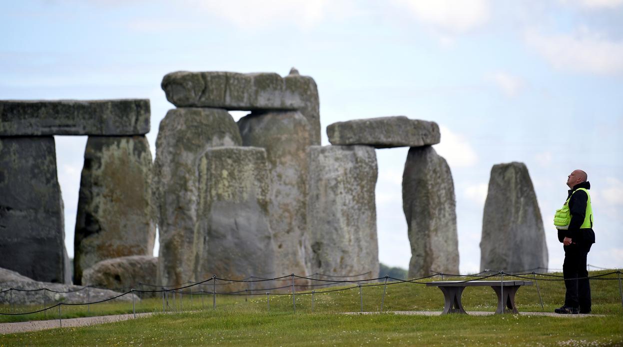 «Es una decisión estúpida»: Reino Unido da luz verde a la construcción de un túnel bajo Stonehenge
