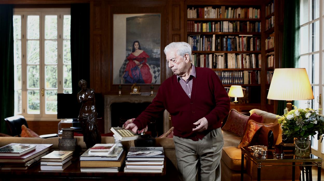 Mario Vargas Llosa, retratado en 2016