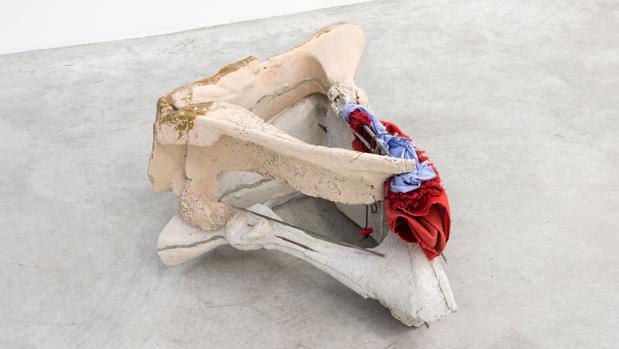 June Crespo, atravesar la forma