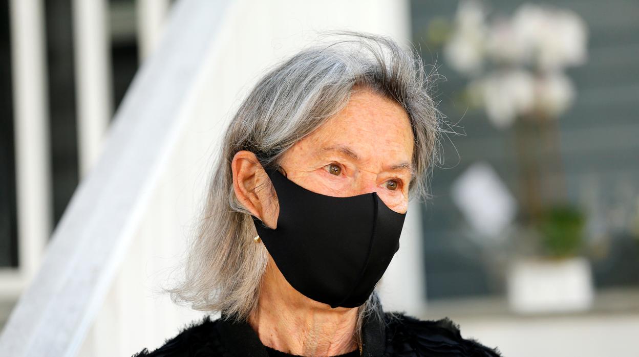 La poeta Louise Glück, premio Nobel de Literatura 2020, en su casa de Cambridge (Massachusetts)