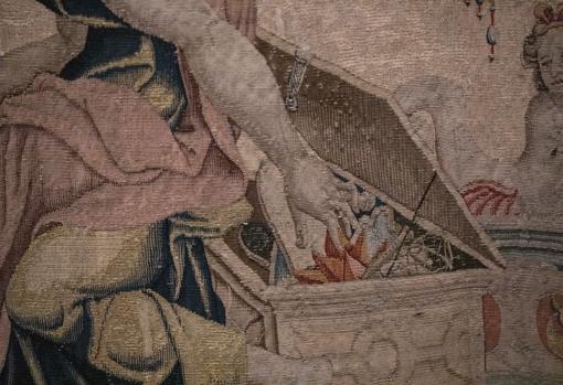 En esta caja Rafael incluyó una esfera armilar y un dodecaedro estrellado