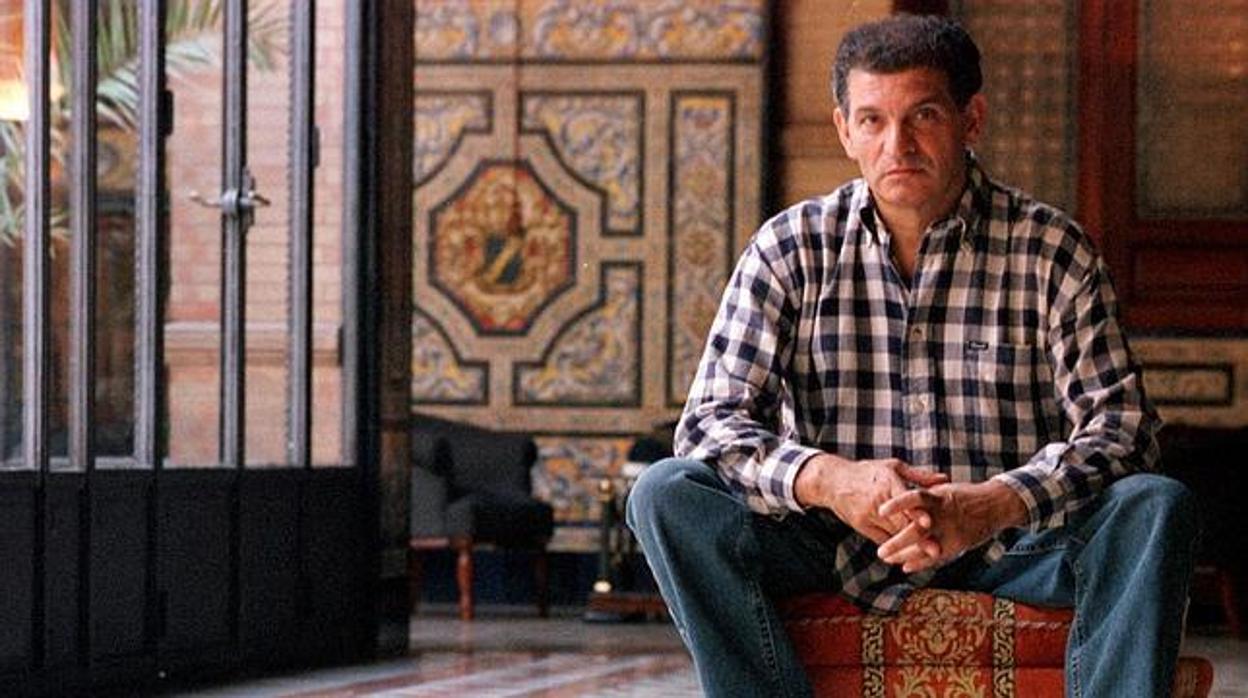 Veinte años sin Carlos Cano, el artista que devolvió el prestigio a la copla