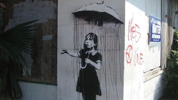 Dos obras de Banksy vandalizadas reavivan una antigua guerra de arte callejero