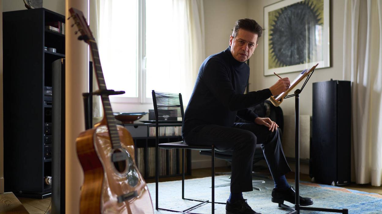 Santiago Auserón: «Se ha perdido la ilusión por el porvenir»