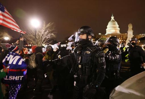 Manifestantes rumbo al Capitolio