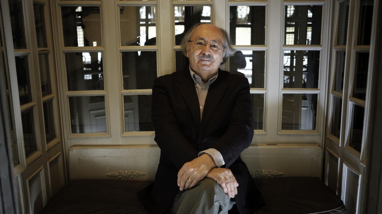 Antonio Colinas, retratado en 2019