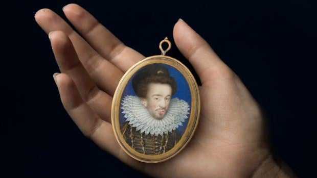 Sale a la luz un retrato en miniatura de Enrique III de Francia travestido