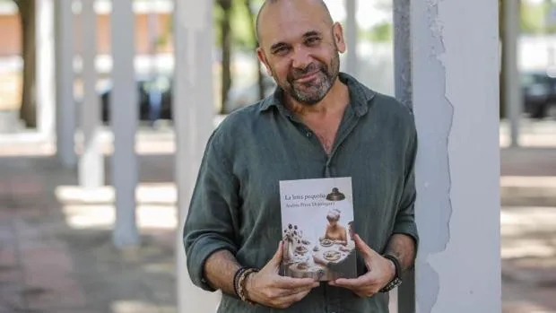 El sevillano Andrés Pérez Domínguez gana el Premio Albert Jovell por «La bailarina de San Petersburgo»