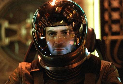 Steven Soderbergh estrenó su propia versión de «Solaris» en 2002, con George Clooney de protagonista
