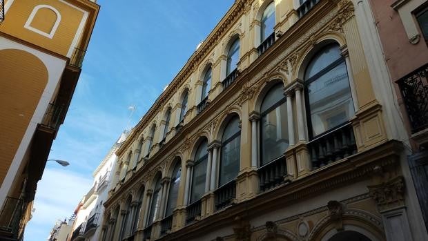 Sevilla «parle français» a través de la foto y del cinematógrafo