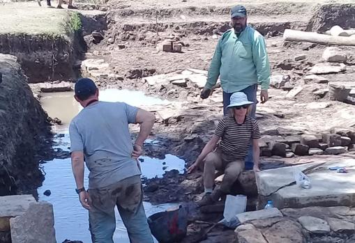 Un momento de la excavación