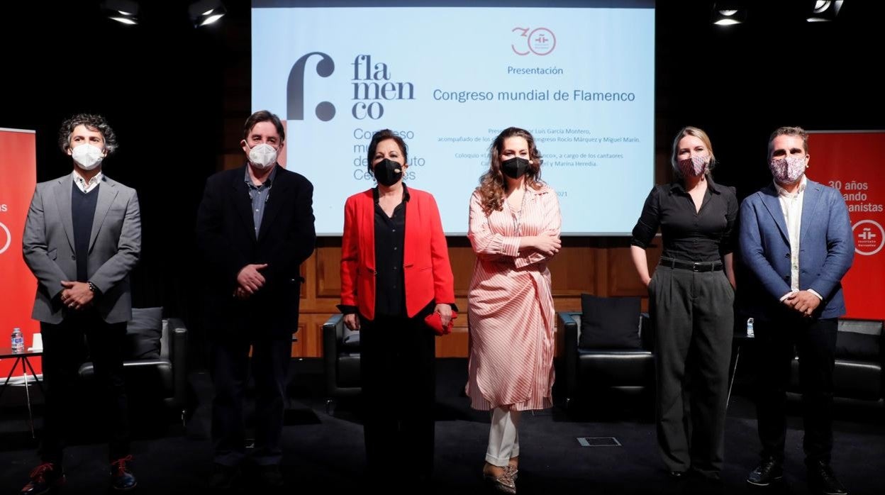 Arcángel, Luis García Montero, Carmen Linares, Marina Heredia, Rocío Márquez y Miguel Marín en la presentación