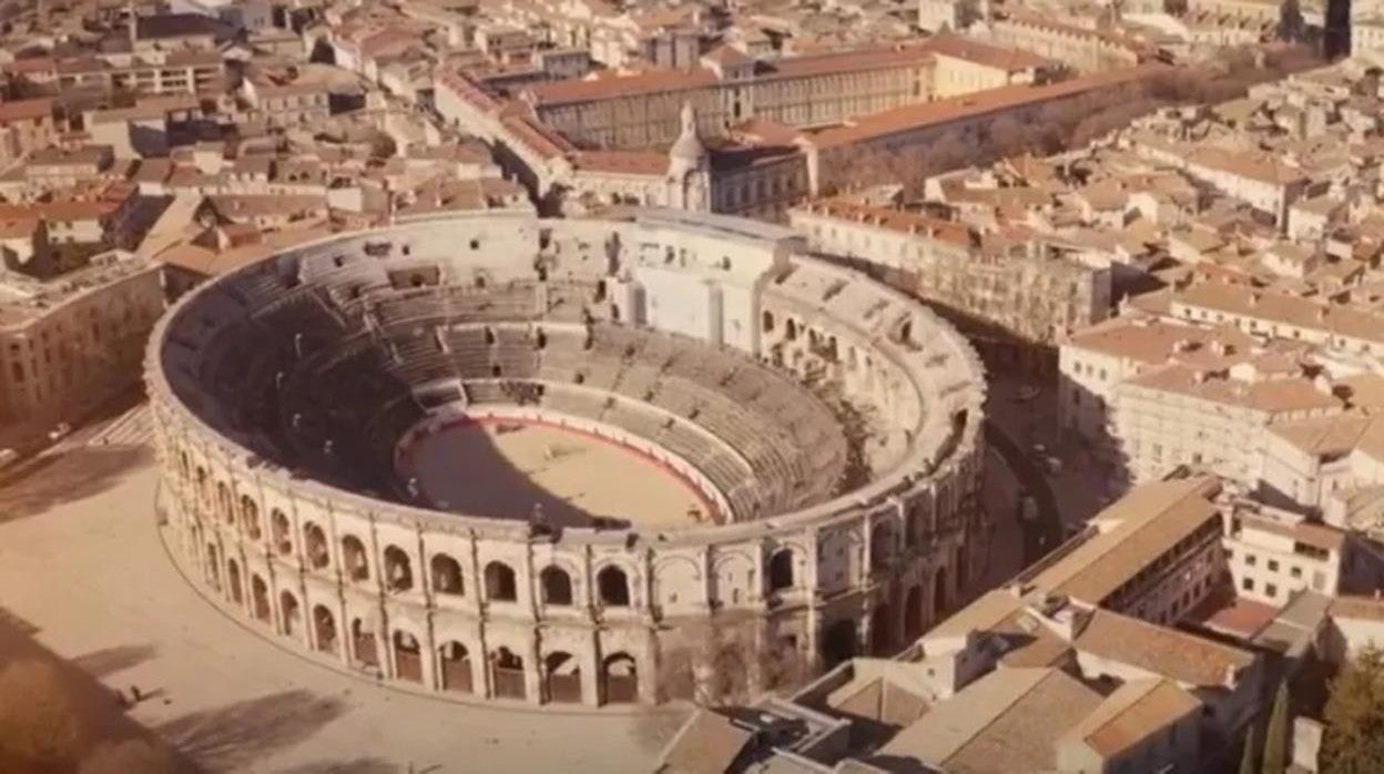 Anfiteatro de Nimes (Francia) usado para la campaña romana