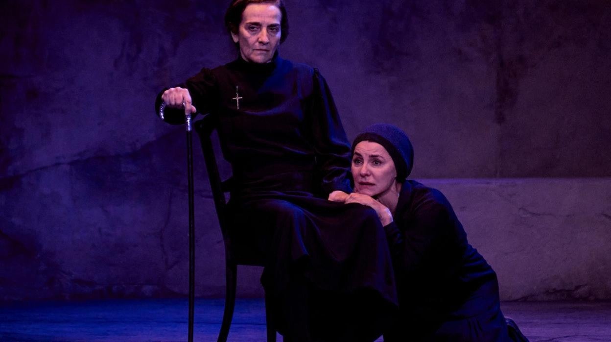 Consuelo Trujillo y Ana Fernández, en 'La casa de Bernarda Alba'