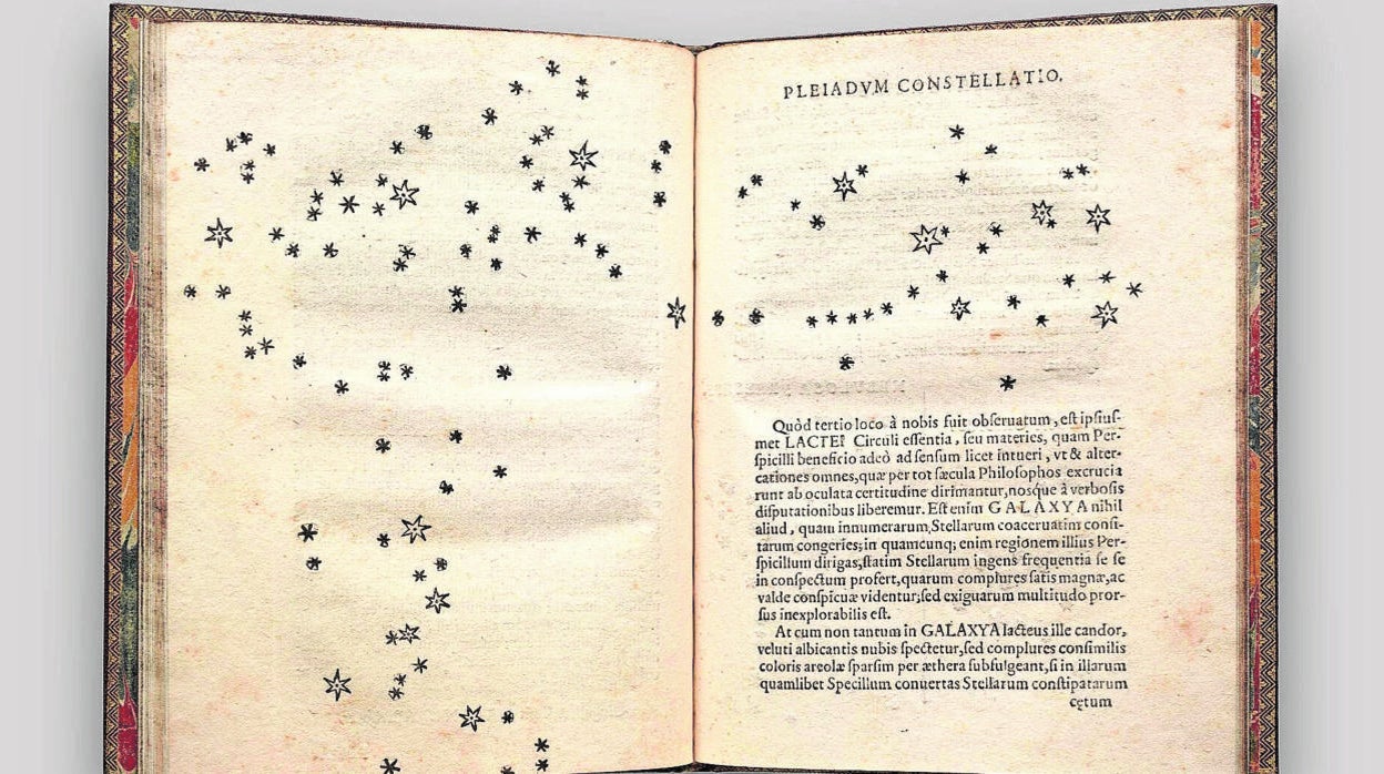 Sobre estas líneas, unas páginas del 'Sidereus Nuncius'