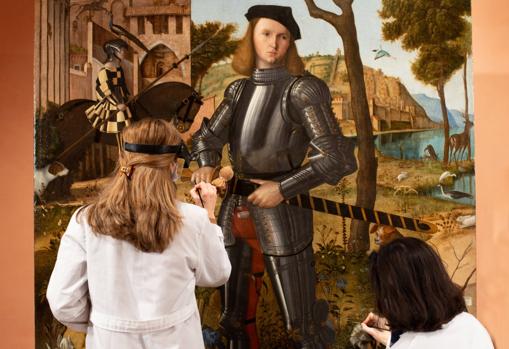 Proceso de reintegración cromática en las faltas de pintura de la obra