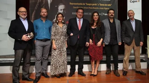 Los Compadres y Arturo Pérez-Reverte celebran en Utrera el centenario de los Álvarez Quintero