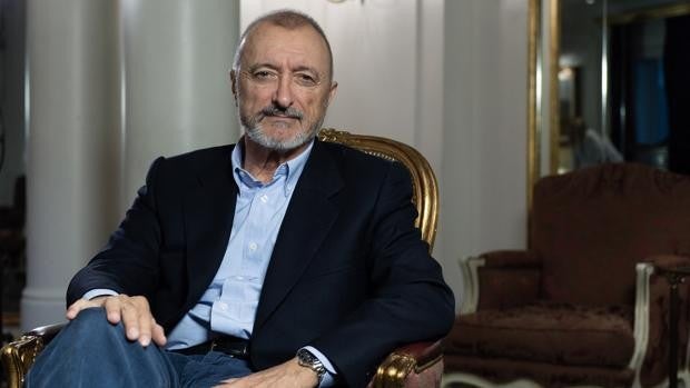 Pérez-Reverte contradice de nuevo a la RAE por la tilde de 'solo': «A veces es necesaria»