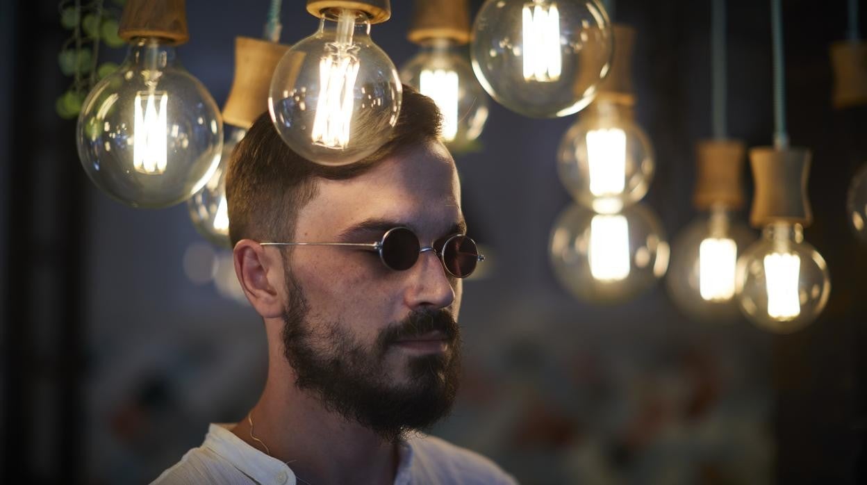 El mentalista Adolfo Masyebra, retratado en Mafrens