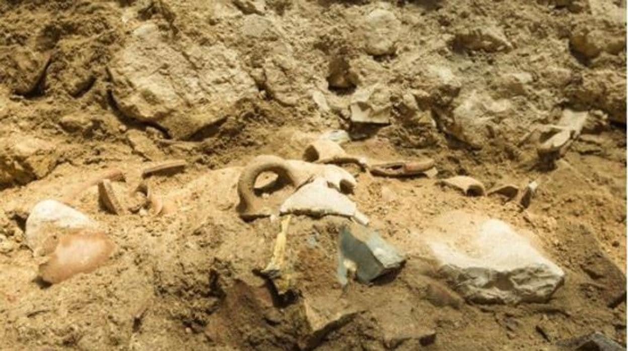 Los restos encontrados por los arqueólogos y cuya destrucción achacan al terremoto