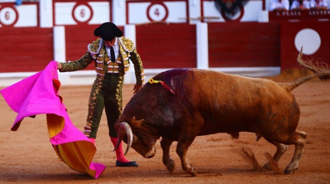 El Juli, con el quinto toro, 'Niñero'