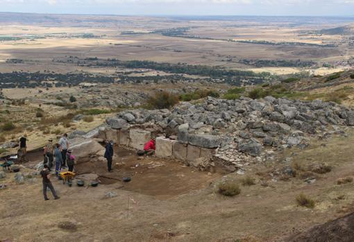 Excavaciones en El Torreón de Ulaca