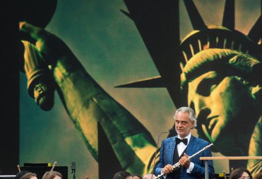 Andrea Bocelli, durante su actuación