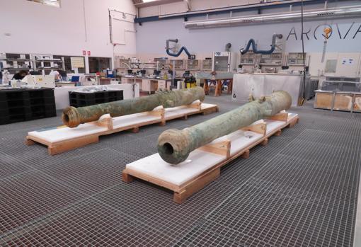 Las dos culebrinas rescatadas de la fragata 'Nuestra Señora de las Mercedes'