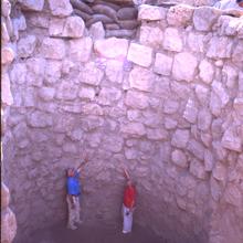 El matrimonio Buccellati, en e interior de la fosa