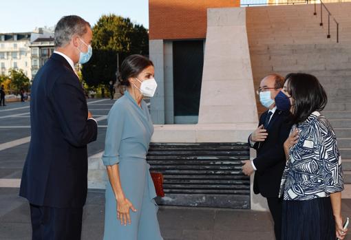 Don Felipe y Doña Letizia, a su llegada al Museo del Prado