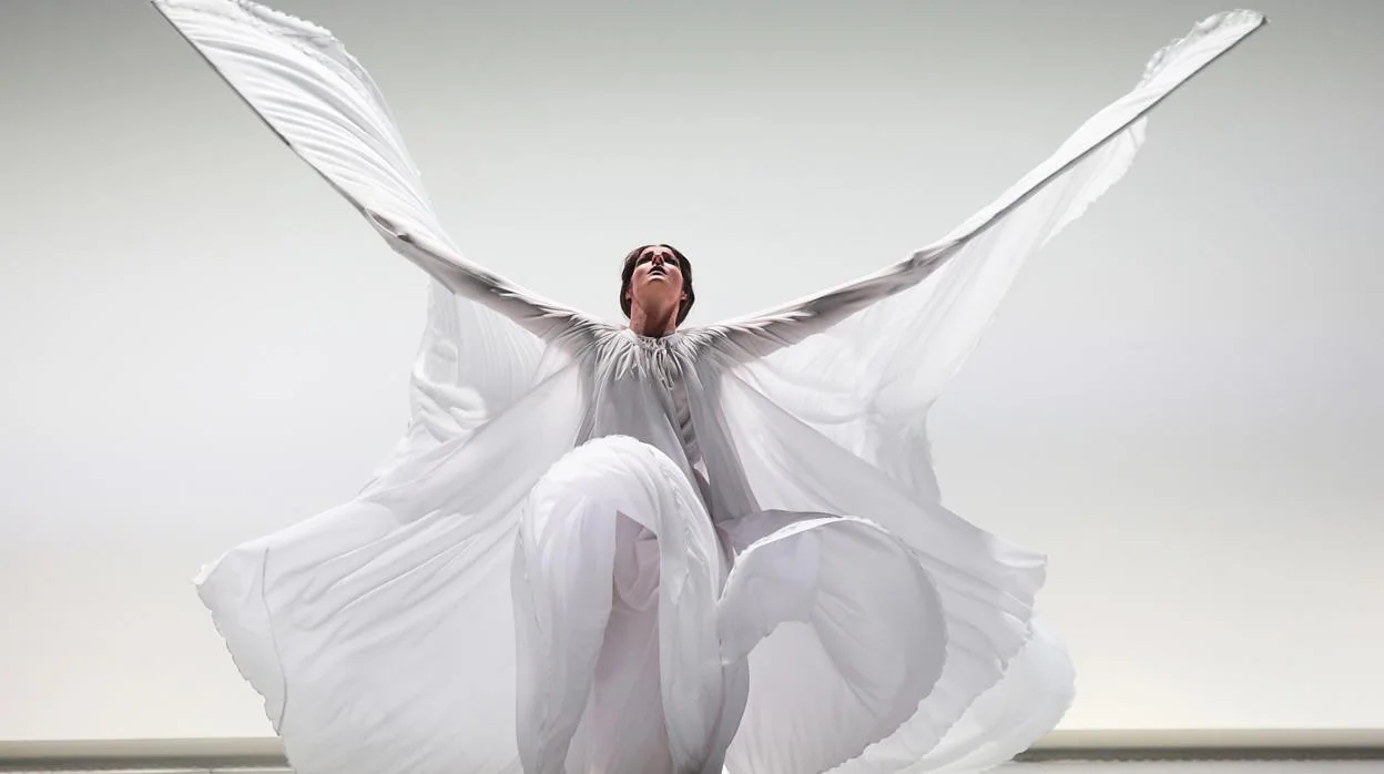 En memoria de Loïe Fuller, en la obra del Ballet Flamenco de Andalucía