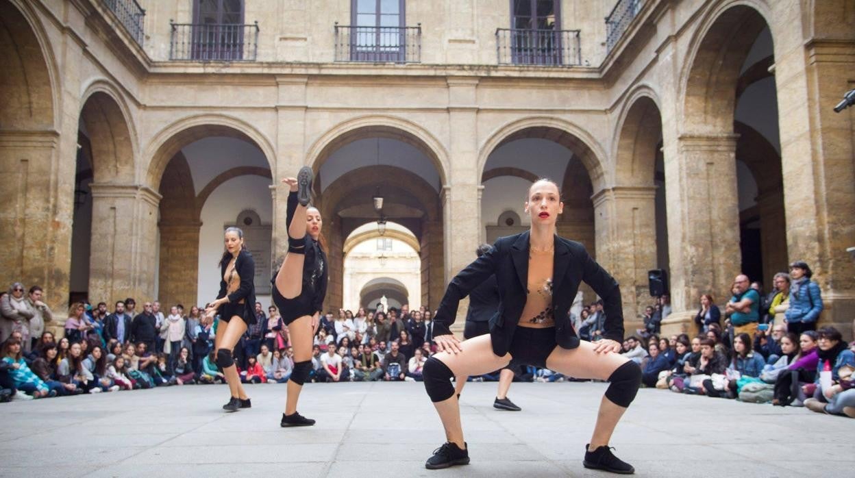 «Los mecanismos administrativos se han cargado el Mes de Danza»