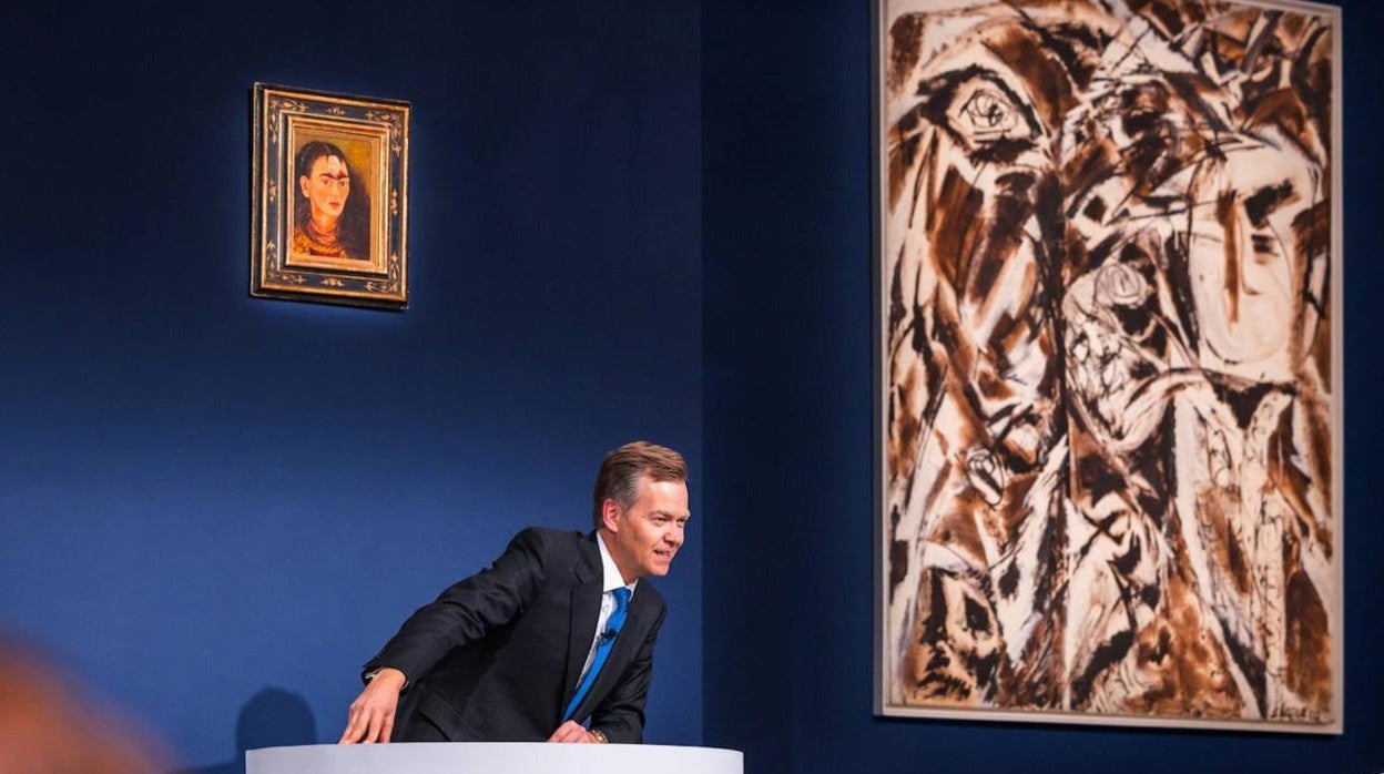 Momento de la subasta de 'Diego y yo', de Frida Kahlo, en la sala Sotheby's de Nueva York