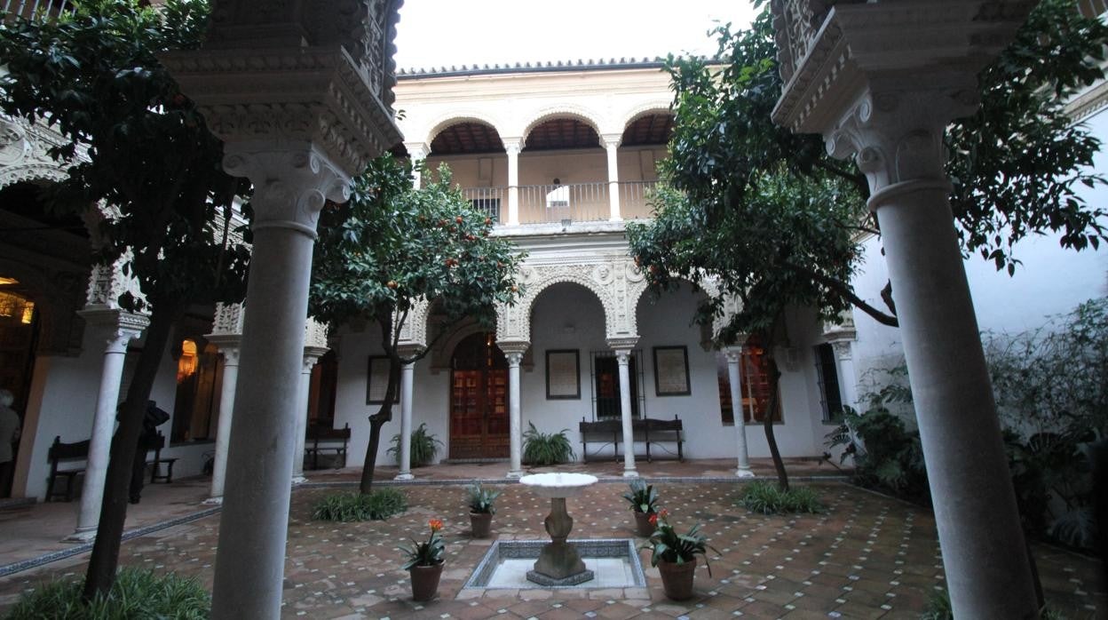 La Casa de los Pinelo, sede de la Real Academia de Bellas Artes de Santa Isabel de Hungría