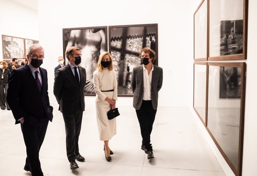 Pablo Isla, Alberto Núñez Feijó, Marta Ortega y Benjamin Lindbergh, el miércoles en la visita inaugural a la exposición