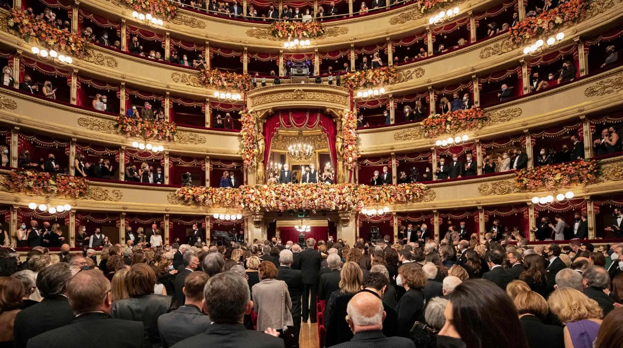 Aspecto de la Scala de Milán en su gala inaugural de la temporada