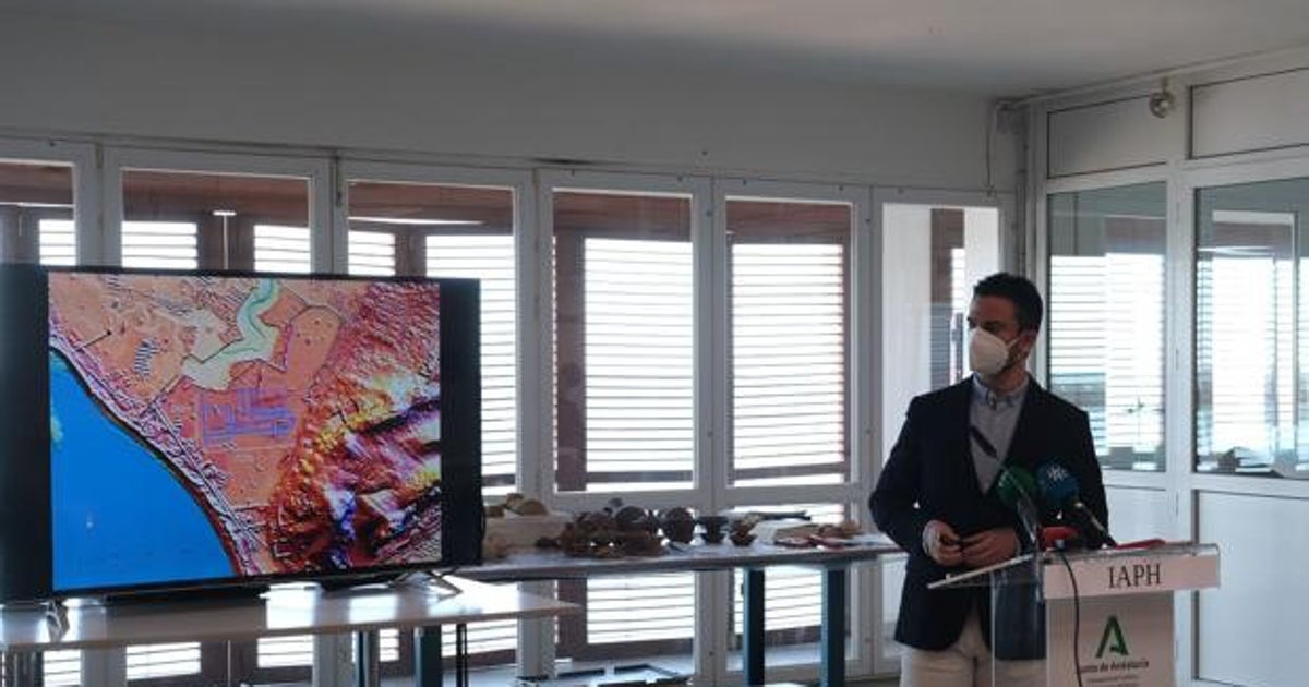 El profesor Francisco José García, durante la presentación