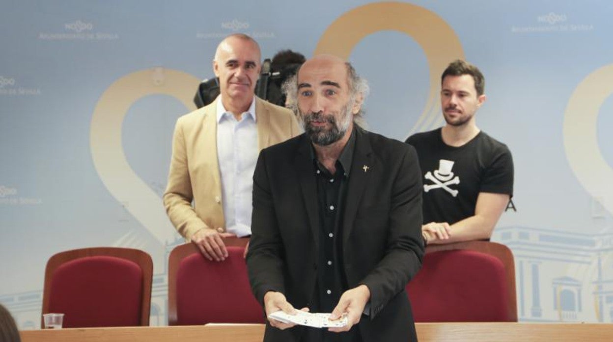 Mario el Mago en la presentación de una pasada edición de la gala mágica