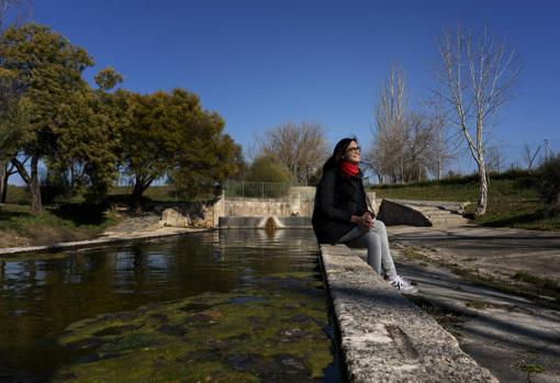La autora de 'Las formas del querer', en el Corchuelo, una lugar fundamental de su geografía emocional y literaria
