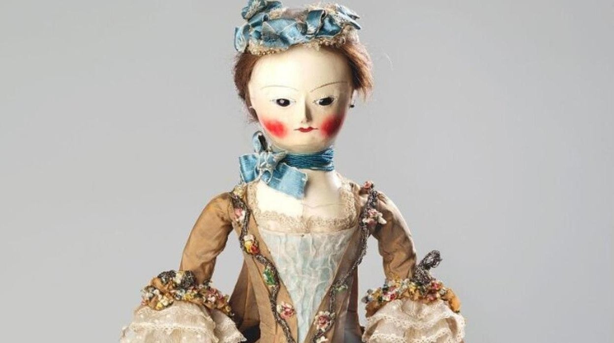 Muñeca con vestido y accesorios. 1755-1760. Inglaterra. Victoria and Albert Museum. Londres.