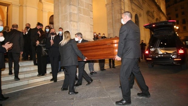 La capilla ardiente de Pascual González se abre a las 19 horas en el Ayuntamiento de Sevilla