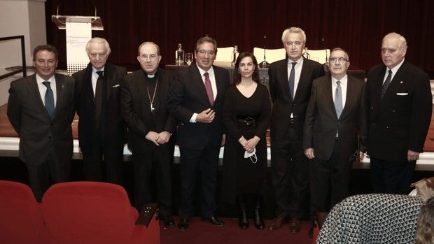 Las academias de Medicina y Buenas Letras rinden un homenaje a Ismael Yebra, el «médico bueno» que curaba a las monjas