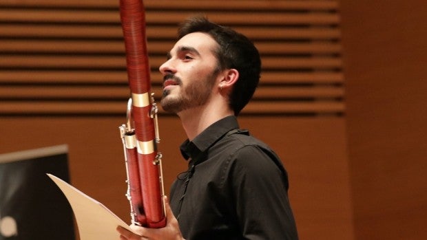 Álvaro Canales, ganador del concurso de oboístas y fagotistas de España, actúa este jueves con la Sinfónica