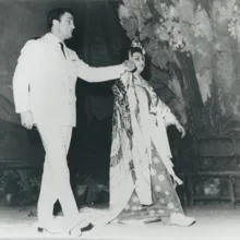 Montserrat Caballé, con el que sería su marido, Bernabé Martí, en una representación de 'Madama Butterfly' en el Liceo, en 1963