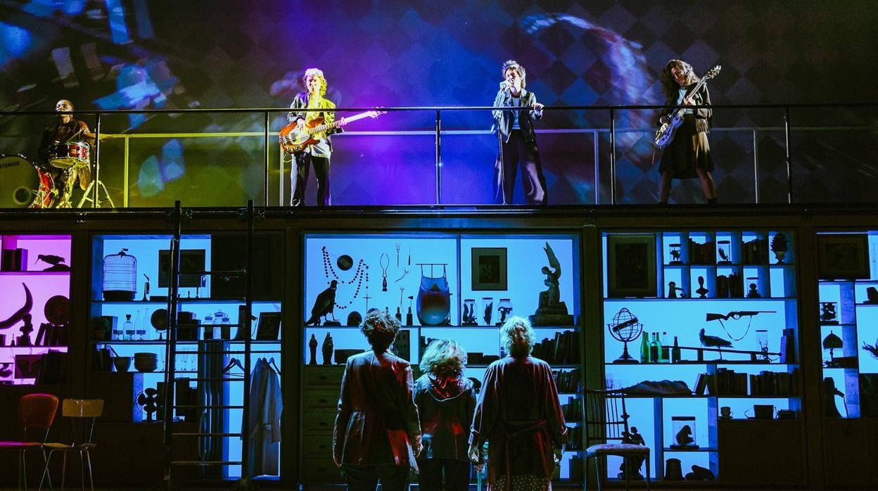 Una imagen de 'La lengua madre', actualmente en el Teatro Valle-Inclán