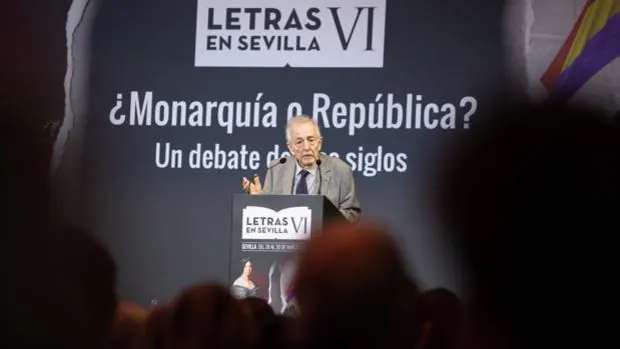 Juan Pablo Fusi: «La monarquía parlamentaria es un marco razonable para la democracia»
