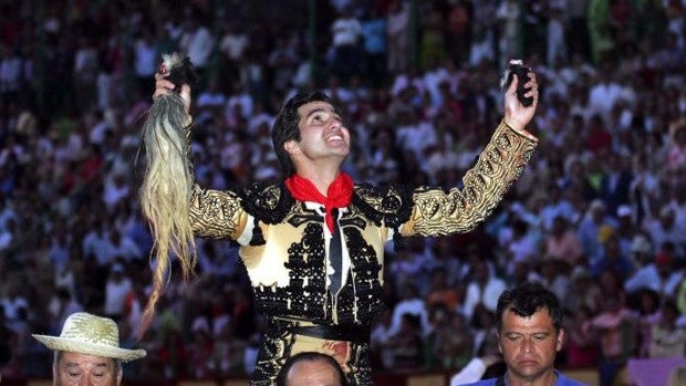 Doblete de Morante en Jerez con toros de Santiago Domecq y Torrestrella